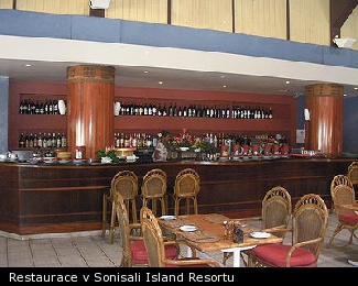 Restaurace v Sonisali Island Resortu 